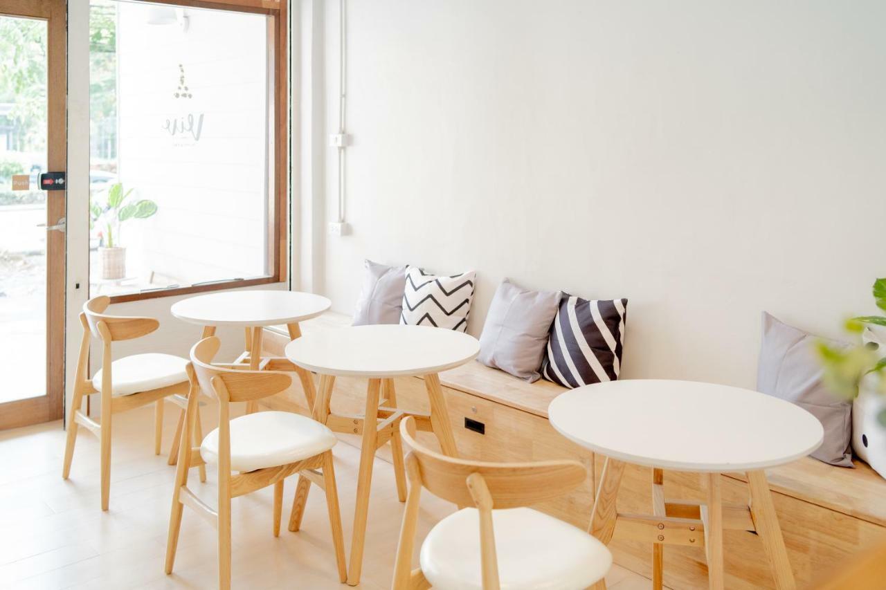 Viv Hometel&Cafe Чиангмай Экстерьер фото