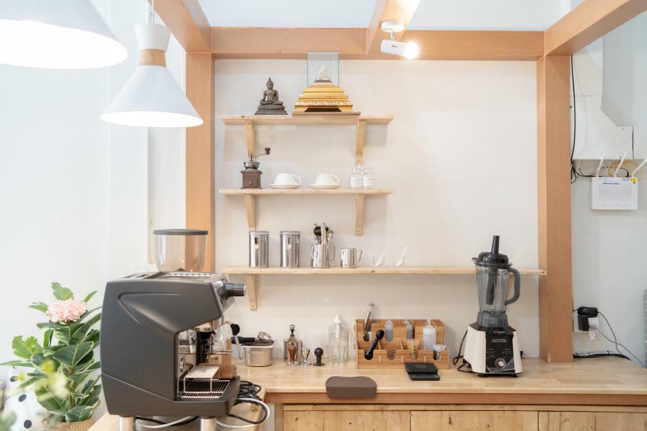 Viv Hometel&Cafe Чиангмай Экстерьер фото