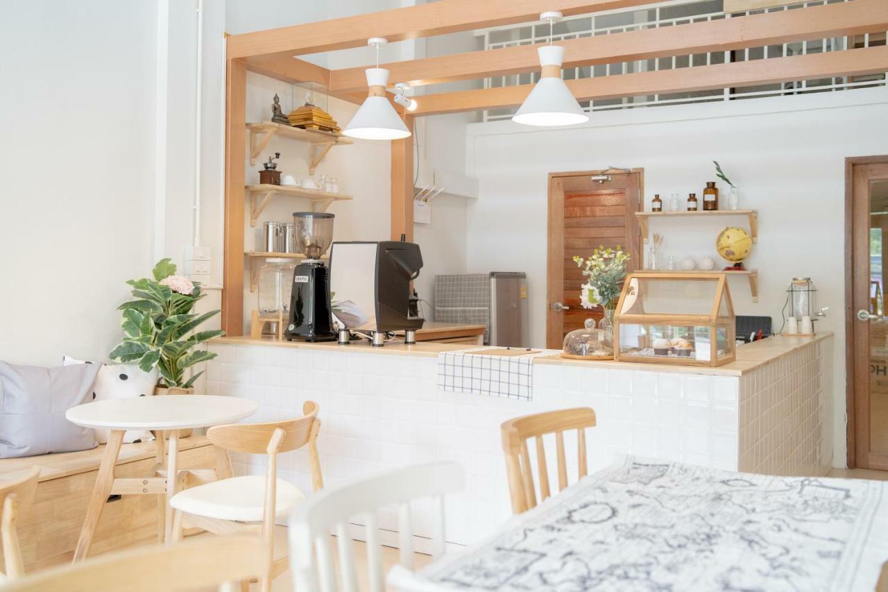 Viv Hometel&Cafe Чиангмай Экстерьер фото